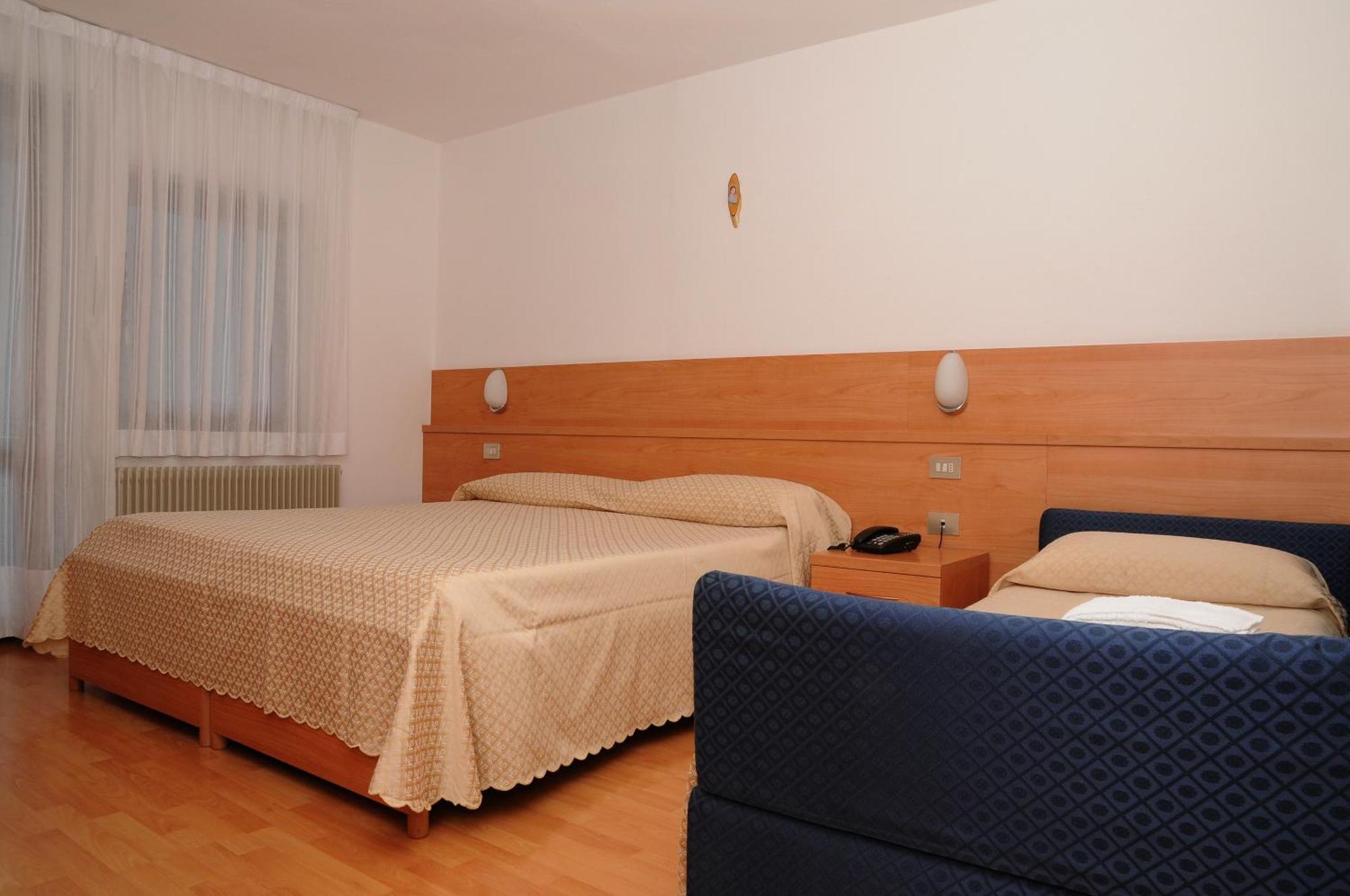 Hotel Cima Tosa Сан-Лоренцо-ин-Банале Экстерьер фото